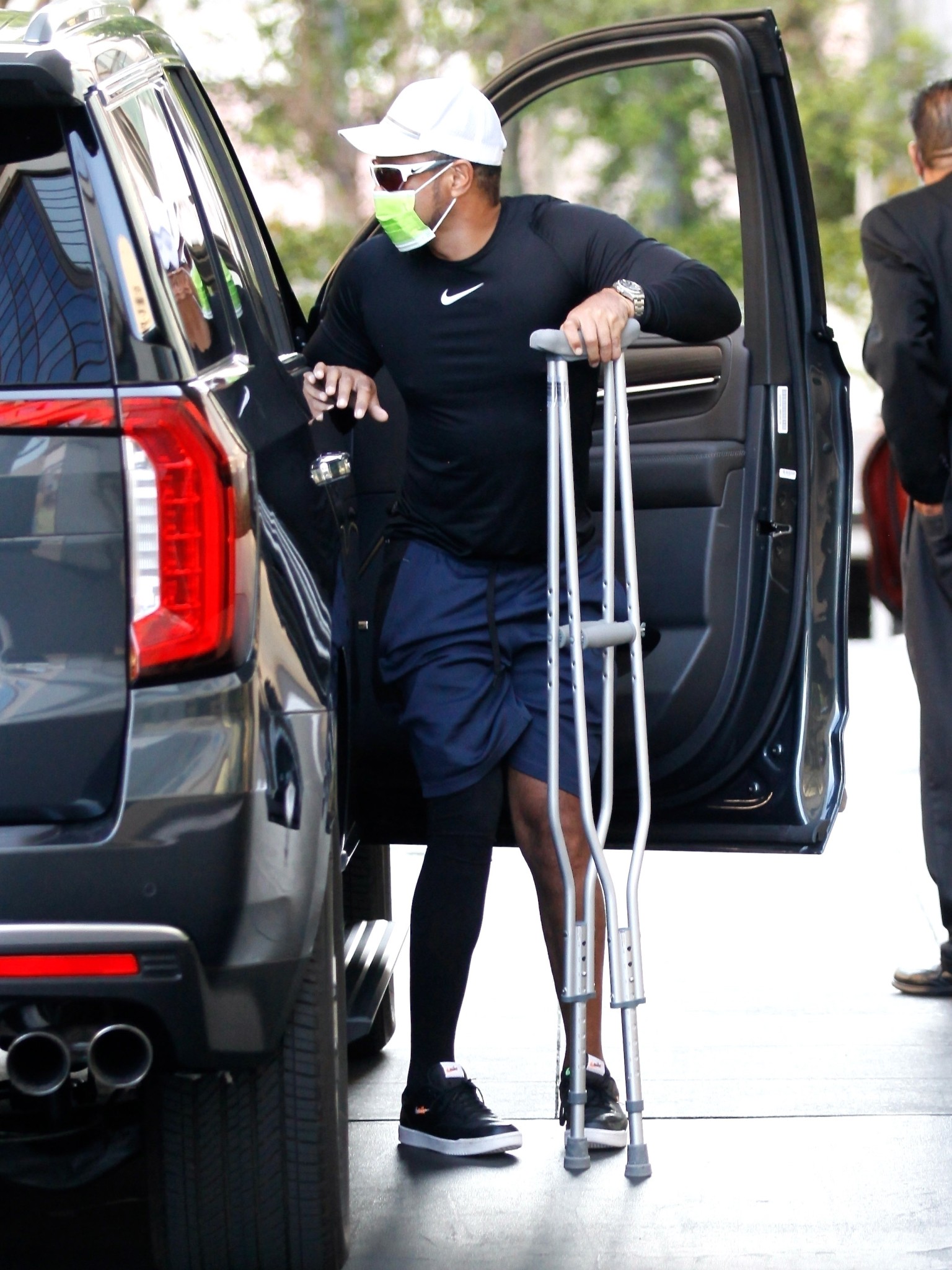 Tiger Woods returns to LA for the first time after his horrible accident